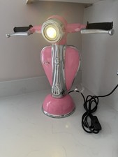 Lampada da tavolo scooter rosa