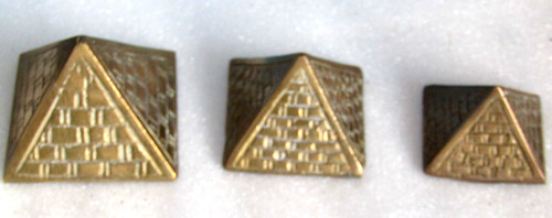 Set piramidi bronzo - di,