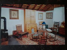 Salotto, sedia da cucire con cassetti, The Shaker Museum, Old Chatham, NY