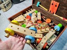 Gioco in legno matador Korbuly con Valigetta, irresistibile per piccoli e grandi