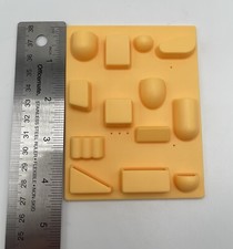 Organizzatore da parete MCM in miniatura scala 1:6, giallo, stile silo Uten, mod metà secolo