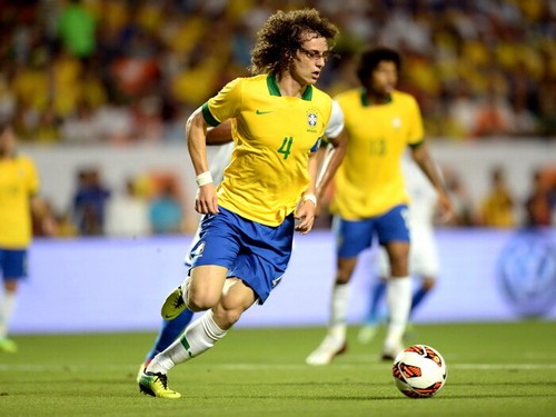 V4381 david luiz dribbling - david,
