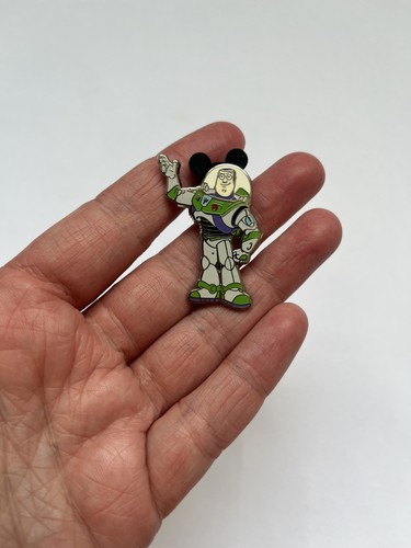 Disney trading pin - 📈,
