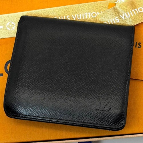 Louis vuitton taiga port 3 - bi,