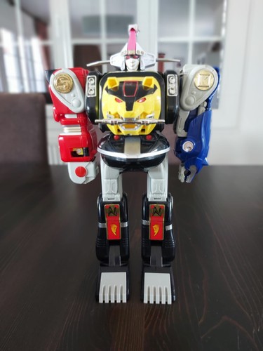 Modellino robot trasformatore