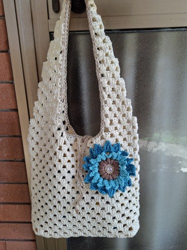 Borsa realizzata all - realizzata, all'uncinetto