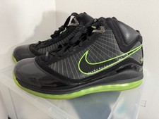 NIKE AIR MAX LEBRON VII