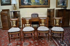 Gruppo di 4 sedie stile