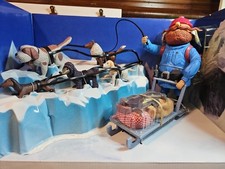2002 Rudolph Yukon's Sled & Dog Team Collector Set ~ NIB