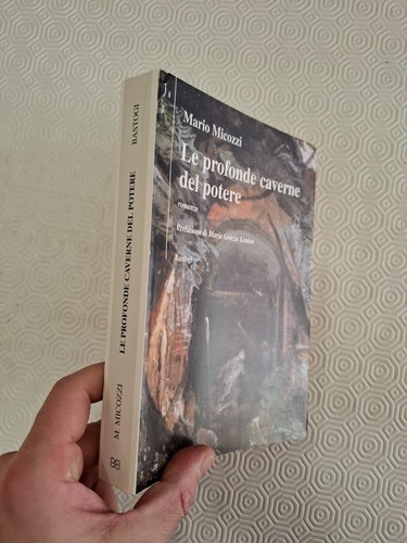 Profonde caverne del potere - profonde,