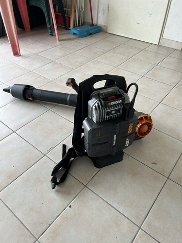 Soffiatore spalleggiato - , a