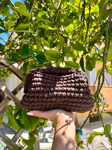 Clutch bag marrone realizzata