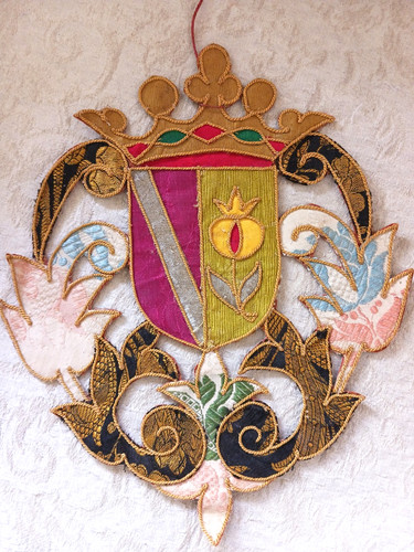 Antico stemma ricamato - ,