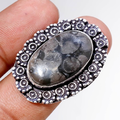 Anello con pietre preziose
