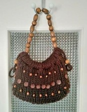 Borsa estiva a mano/braccio/spalla marrone maglia con elementi in legno, nuova