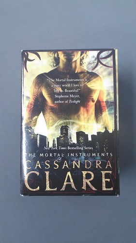 The mortal instruments book - instruments,