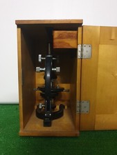 Microscopio vintage Officine