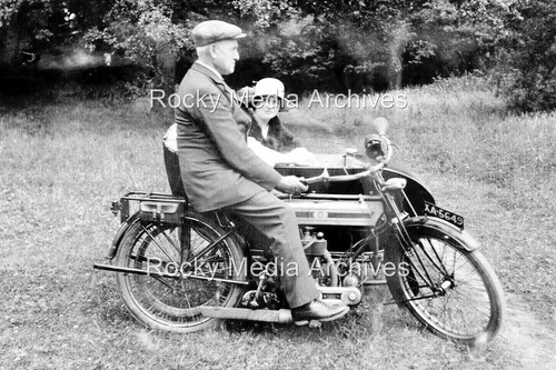 Vvt man lady on - man,