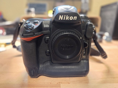 Nikon d3s digital slr - 12.1, mp