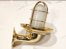 Antica lampada da parete