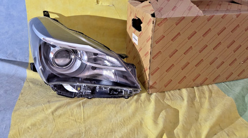 Faro anteriore sinistro toyota - faro,