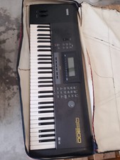 sintetizzatore tastiera 61 tasti Yamaha Qs300 in ottime condizioni con custodia