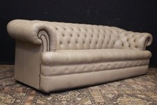 Divano sofa / tre / quattro posti / Chesterfield / Chester / pelle bianco avorio