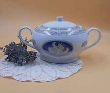 Zuppiera in ceramica con decorazioni blu