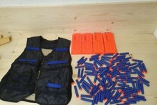 gilet Nerf, condizioni pari al nuovo 4 caricatori da 12 colpi e 114darts