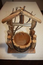 Fioriera a botte in legno design particolare antico decorativa forma di un pozzo