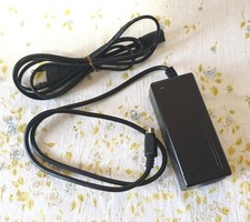 Caricabatteria universale Caricatore device PC Laptop desktop 12V 5V 2A