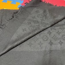 Louis Vuitton stola nera usata