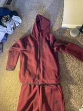 Nike Tech Burgundy Set - La