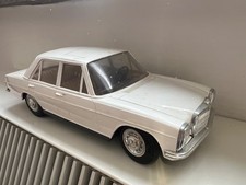 MERCEDES 200/8  SCHUCO