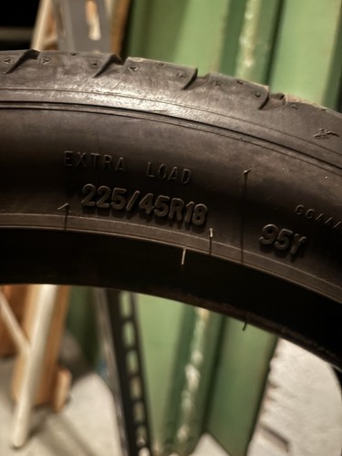 Gomme 225 estive - 225/45/18,