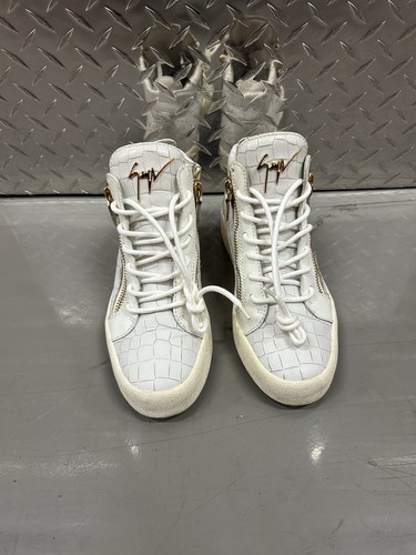 Scarpe sneakers stringate