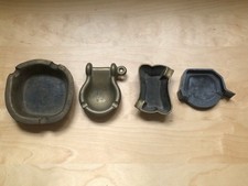 Lotto 4 vecchi posacenere in metallo