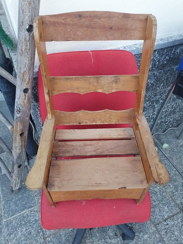 Vecchia piccola sedia legno - vecchia,