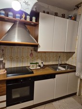 cucina completa di elettrodomestici usata