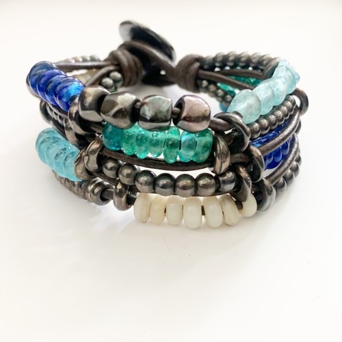 Bracciale uno fatto a - fatto,
