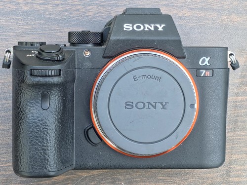 Fotocamera mirrorless sony - fotocamera,