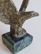 Antica scultura di un aquila fine 800 finemente lavorata in bronzo dorato