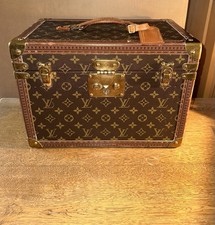 Louis Vuitton Beauty Trunk con