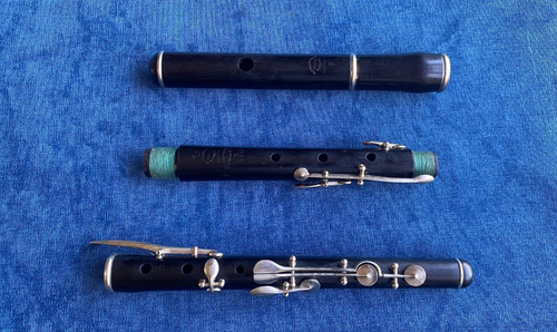 Antico flauto vintage vecchio