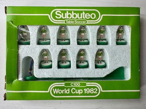 Subbuteo c100 team - c100, world