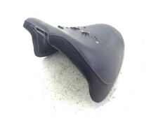 Pilot saddle tears - -, on