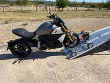 Ausilio carico cavalletto moto