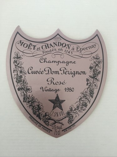 Une étiquette champagne - une,