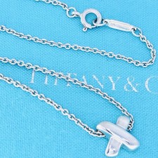 Collana con ciondolo punto
