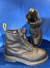 Stivali Dr Martens foderati in pile/pelliccia 1460 Pascal UK 9,5 EU 44 PREZZO AL PUBBLICO £ 189 neri